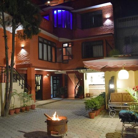 Hotel Siraaj Lalitpur Екстер'єр фото