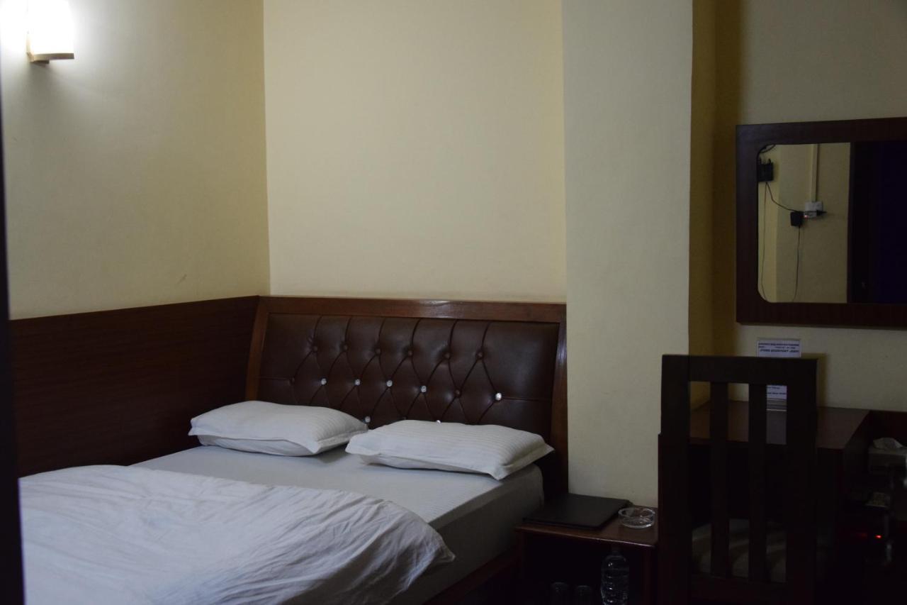 Hotel Siraaj Lalitpur Екстер'єр фото